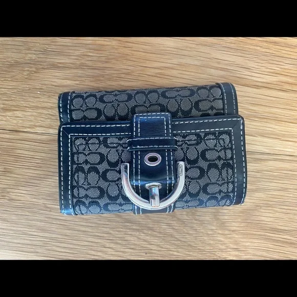 Black Coach Wallet - Picture 4 of 5